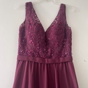 Elegant Burgundy Lace Evening Dress